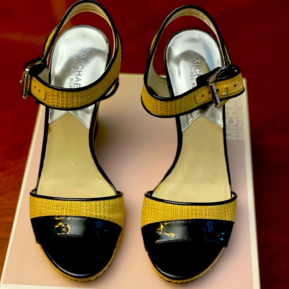 Michael Kors Camilla Wedge, Straw Patent Leather 9.5